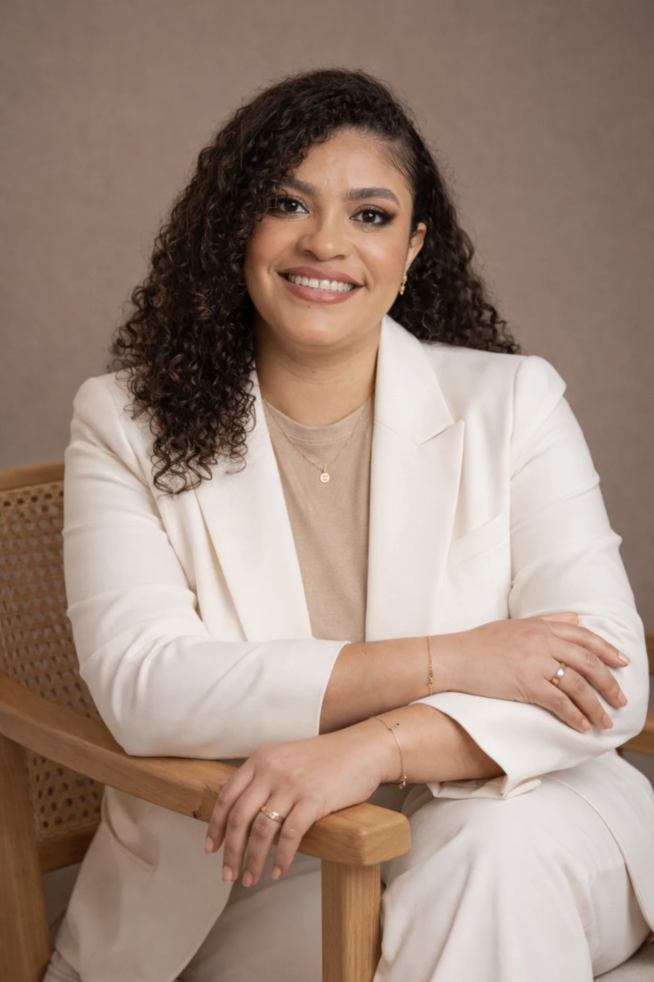 Dra. Mayara Kalonji, médica psiquiatra formada pela UFRJ